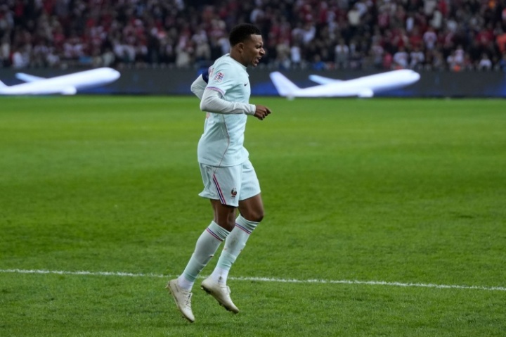 世体：姆巴佩将回皇马接受详细检查，若缺战超28天可获FIFA赔偿